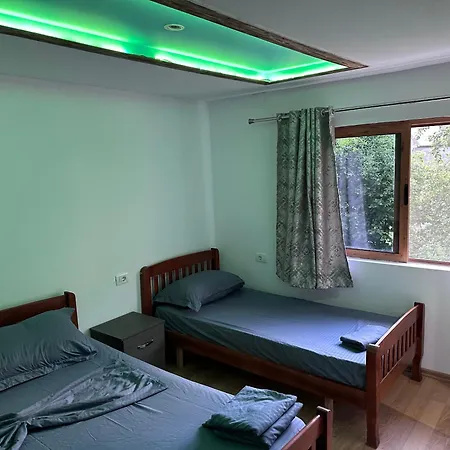 Pensjonat Shpia E Mikut 3*